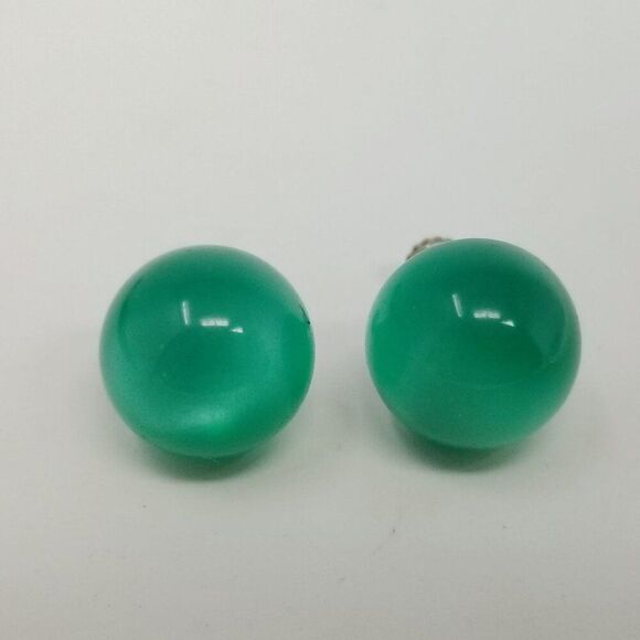 Vintage Green Lucite Dome Clip On Earrings, Moonglow Plastic Screw Backs - Picture 2 of 7